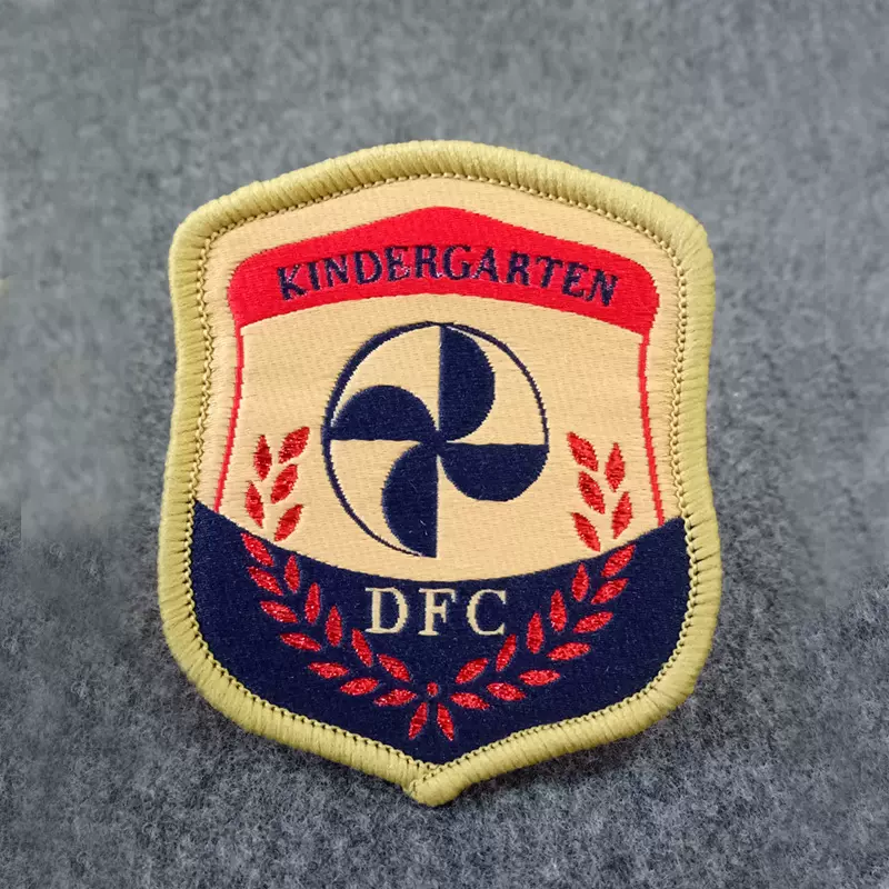 织章服装校园章制作锁边标校服织唛徽章织章儿童胸贴可定布贴