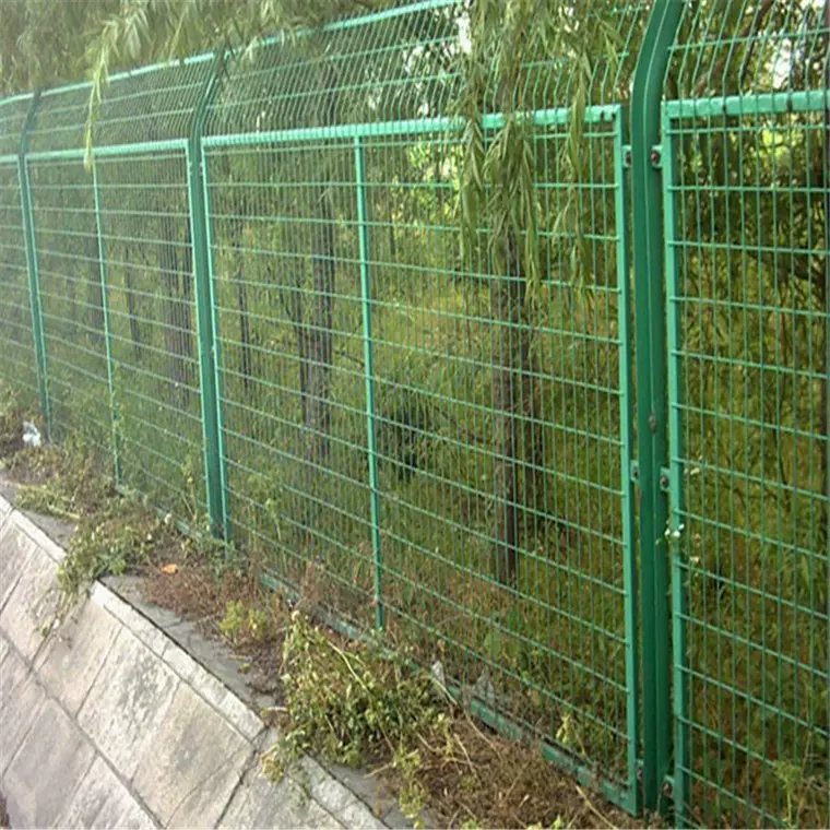 厂家铁丝喷塑高速公路隔离栏仓库框架护栏网铁路防护栅栏防攀爬