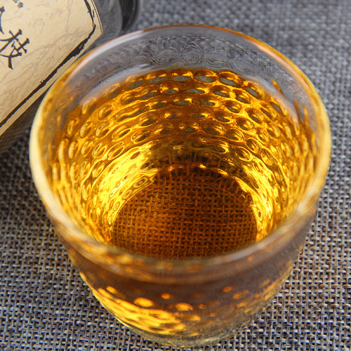 Wholesale Yunnan Fengqing Dian Hong Cha (Yunnan Black Tea) Aroma Jin Zhi (Golden Branch) and Gongfu Black Tea 30g Small Cans