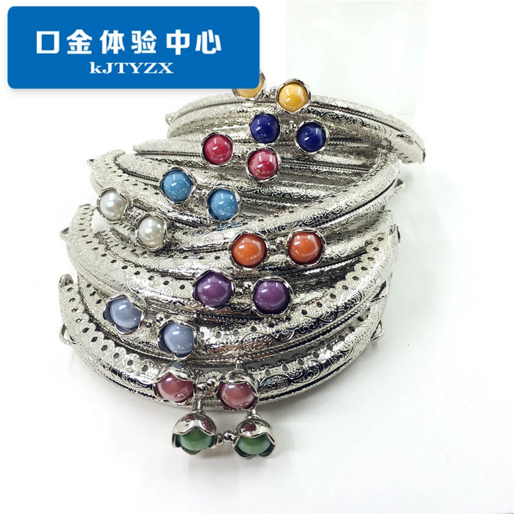 Handbag is compared to 10.5cm semi -circular lace, flower head lotus head gold silver mouth gold bag accessories folder
