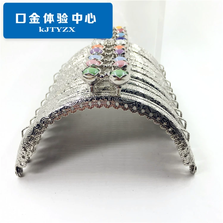 Handbag is compared to 10.5cm semi -circular lace, flower head lotus head gold silver mouth gold bag accessories folder