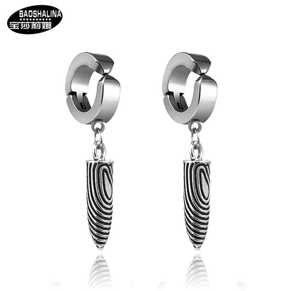 Black earrings with tassels
