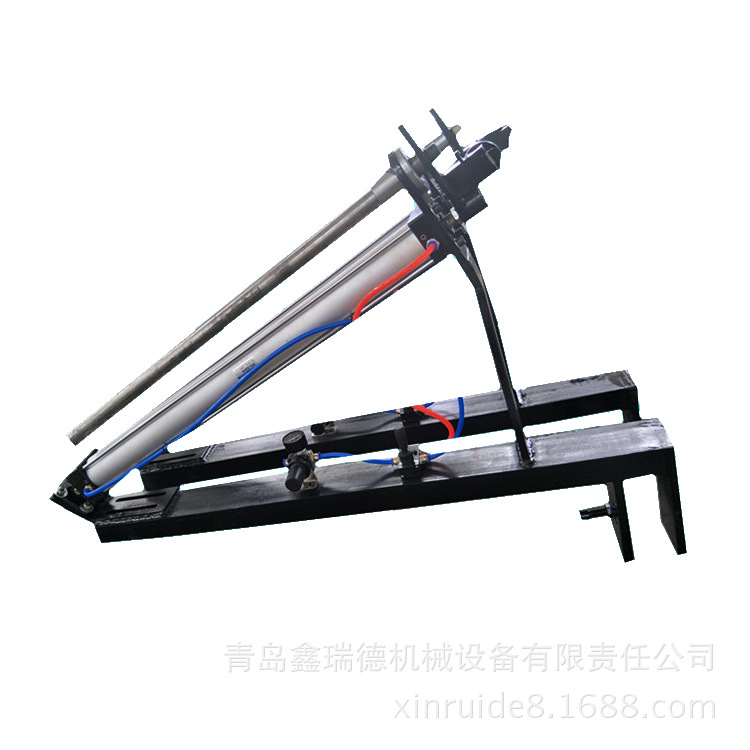 篷布热合机辅助气动割刀 可随意移动 把2米卷分切成1米 操作方便