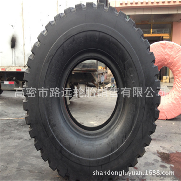 平地机轮胎 16.00R24 工程钢丝轮胎 1600R24