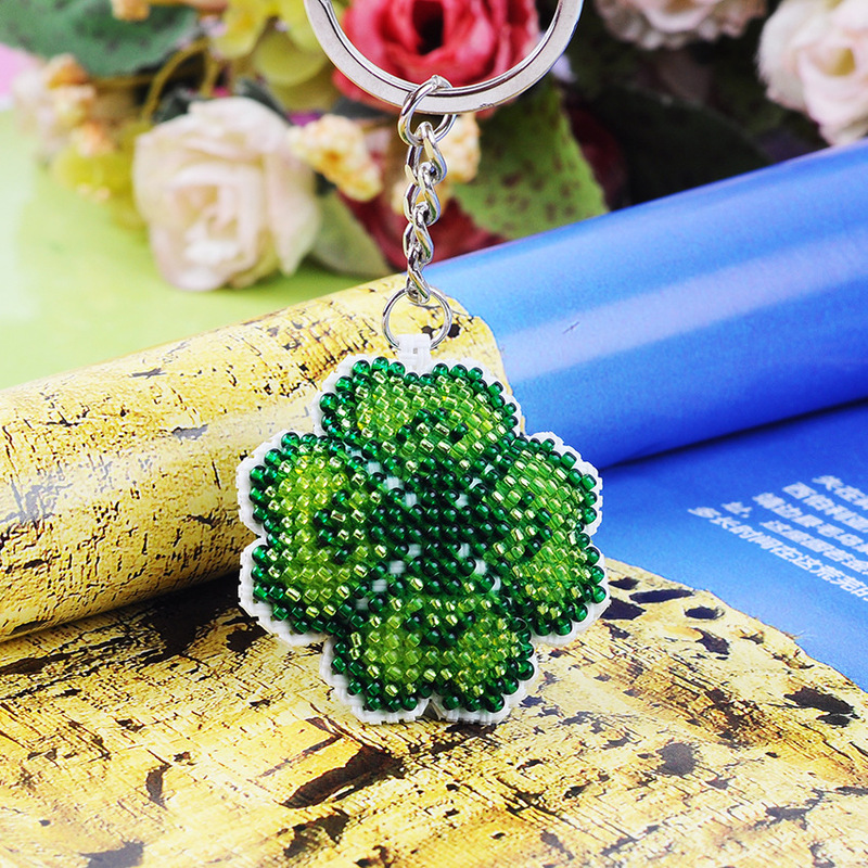 Simple and Good Embroidered Full Beaded Small Plaid Cross-Stitch Printed Keychain Pendant Four-leaf Clover Backpack Hanging Ornaments Lucky Grass