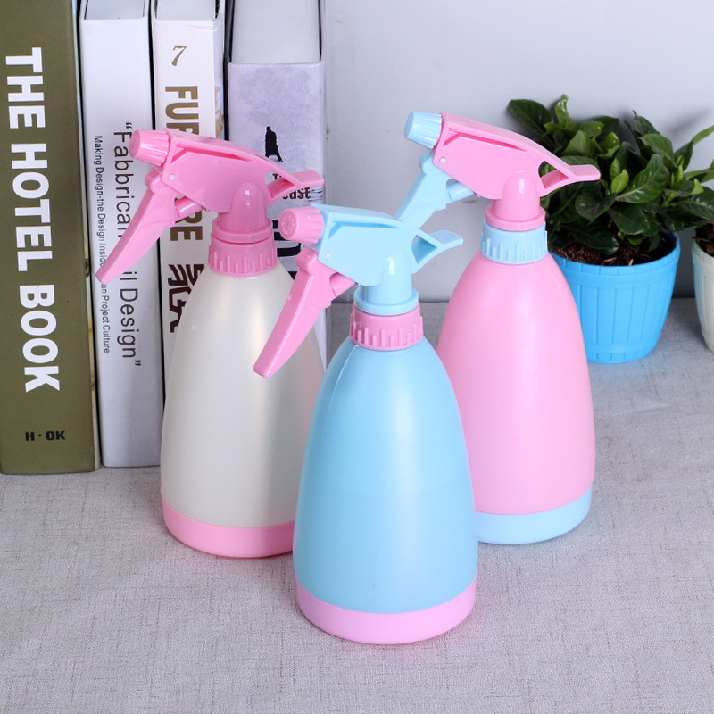 Hand-pressure watering can Candy-colored watering can Gardening watering sprayer Small watering can Cleaning watering can