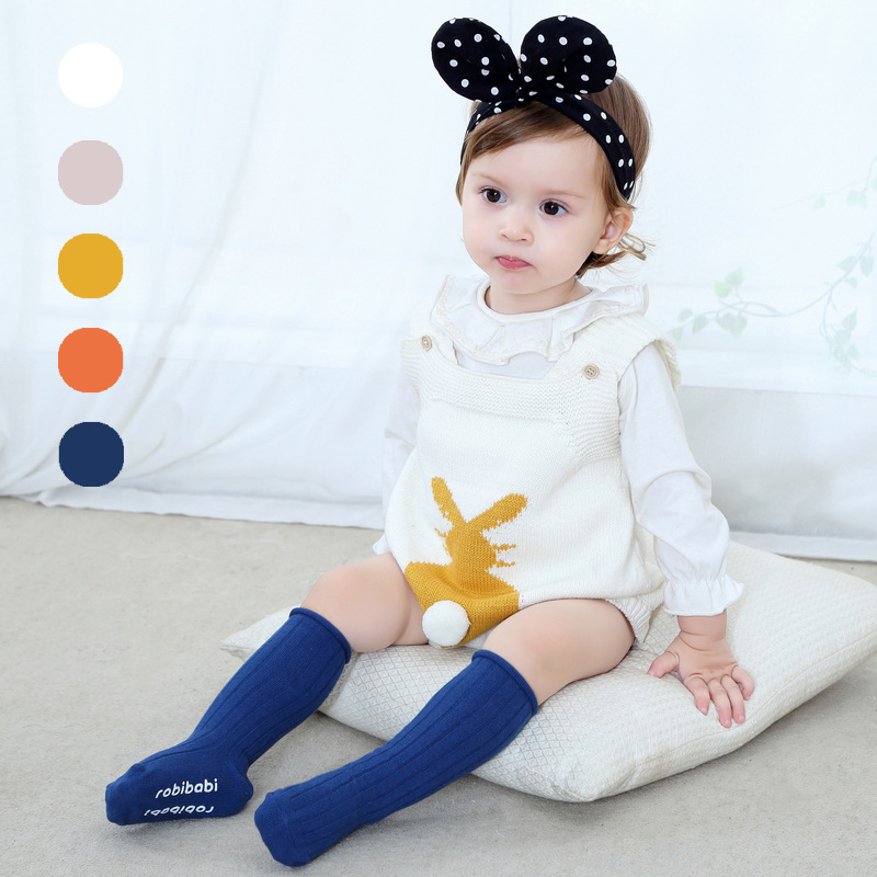 Calcetines de bebé de rayas verticales populares de Amazon para bebés y niños que dispensan calcetines largos de doble aguja calcetines sueltos de media pantorrilla