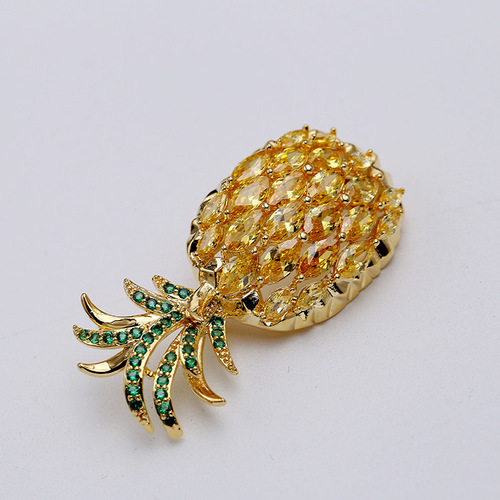  New Brooch Women's Pineapple Fruit Japanese and Korean Temperament Personality Girl Fashion Corsage Coat Accessories