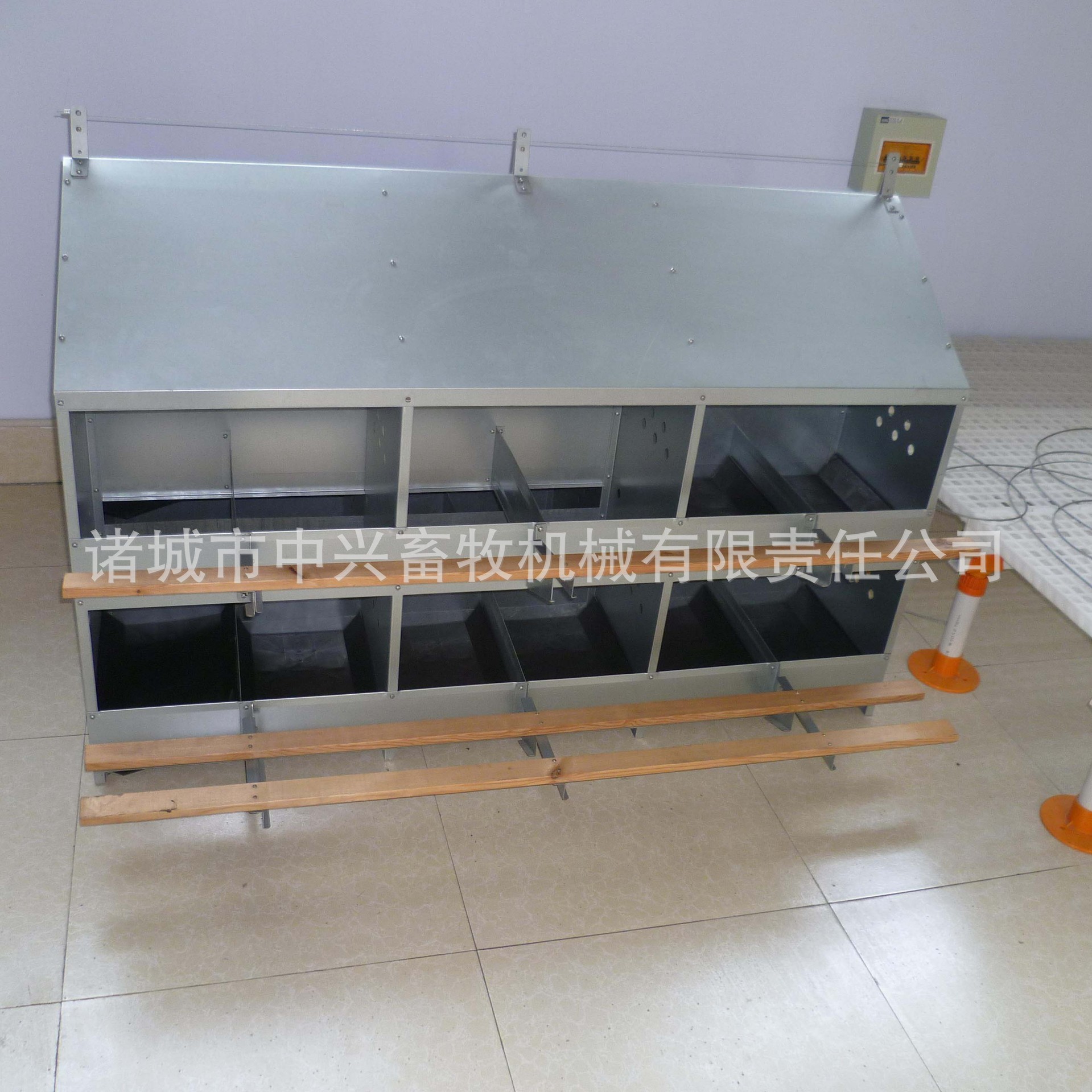 山东潍坊产蛋窝鸡下蛋集蛋箱手动产蛋箱捡蛋箱