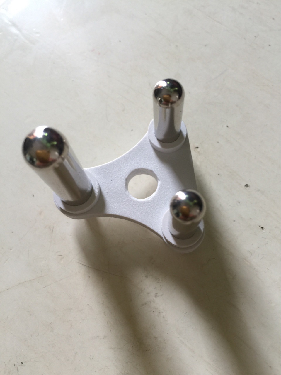 宁波厂家供应 空心大南非支架 电源插头五金配件 插头支架