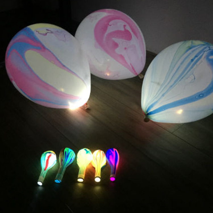 Globos de nubes de colores más 5 luces