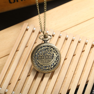 Retro commemorative pocket watch heart shaped for leisure, quartz digital watch, wholesale