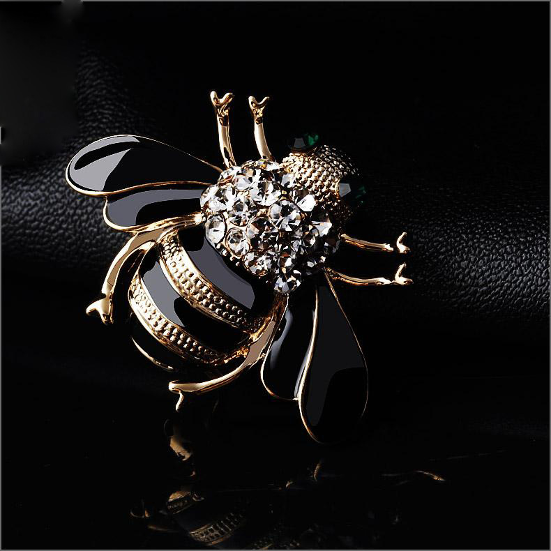 Cute Bee Brooch Pin Decorative Accessory For Clothes And Dresses_voghion.com
