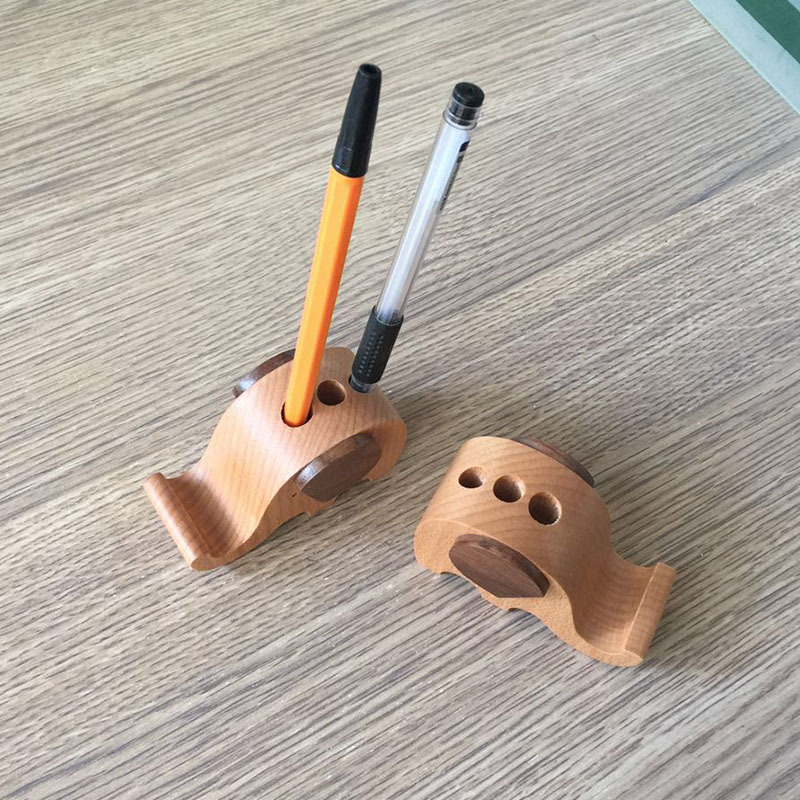 Titular de teléfono móvil de madera dibujos animados pequeño elefante titular de la pluma tarjeta de visita Multifuncional-Letras de base de teléfono móvil de madera maciza logotipo grabado