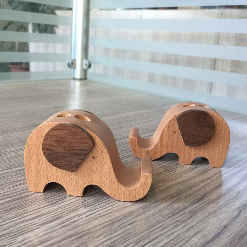 Titular de teléfono móvil de madera dibujos animados pequeño elefante titular de la pluma tarjeta de visita Multifuncional-Letras de base de teléfono móvil de madera maciza logotipo grabado