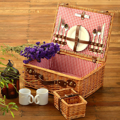 Woven picnic basket, willow-woven carry-on outdoor picnic basket with utensils, insulated woven basket with lid, camping picnic basket