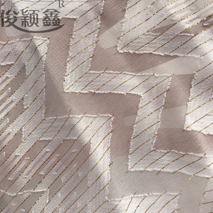 厂家供应雪纺提花剪花金银丝亮丝压绉连衣裙裙装服装婚纱女装面料