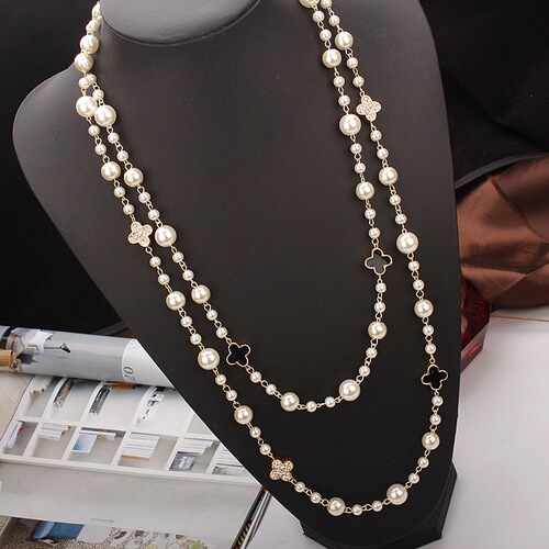 Japanese and Korean long pearl necklace multi-leaf clover sweater chain for women, Korean-style accessory clothing pendant, simple and fashionable decorations