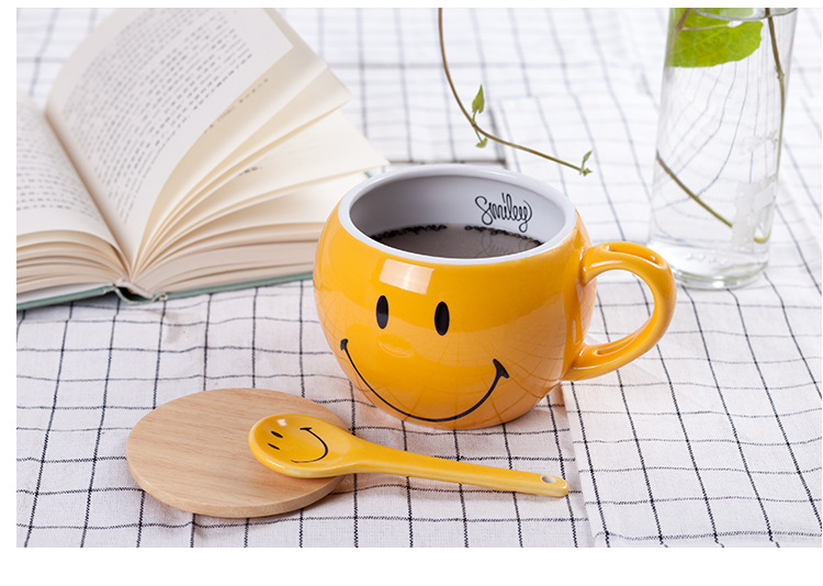 Цմɱƿɰͨ׻ɫԱ鱭Ӵմ¶Ա