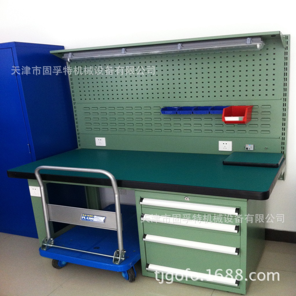 北京铁质带灯移动工作台 车间组装钳工工作台定制厂家