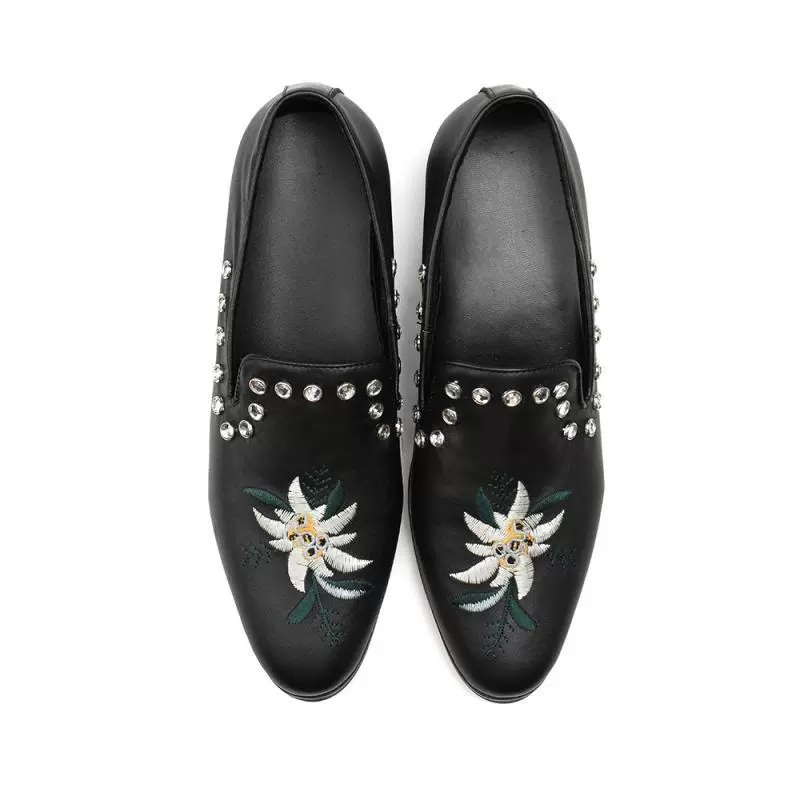 Индивидуальные Модные слипоны с вышивкой, ленивые мужские кожаные туфли, модная Внешняя торговля, мужская обувь из воловьей кожи со стразами, лоферы, однослойная обувь, модная обувь
