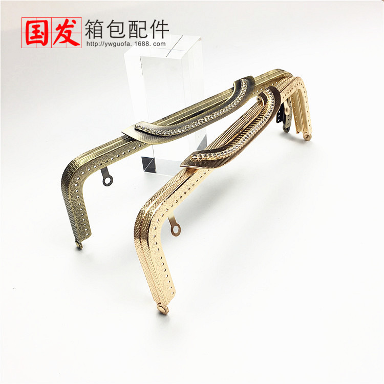 Nuevo spot 25CM cubierta en relieve cuadrada gran fila de broques de oro bronce oro ligero