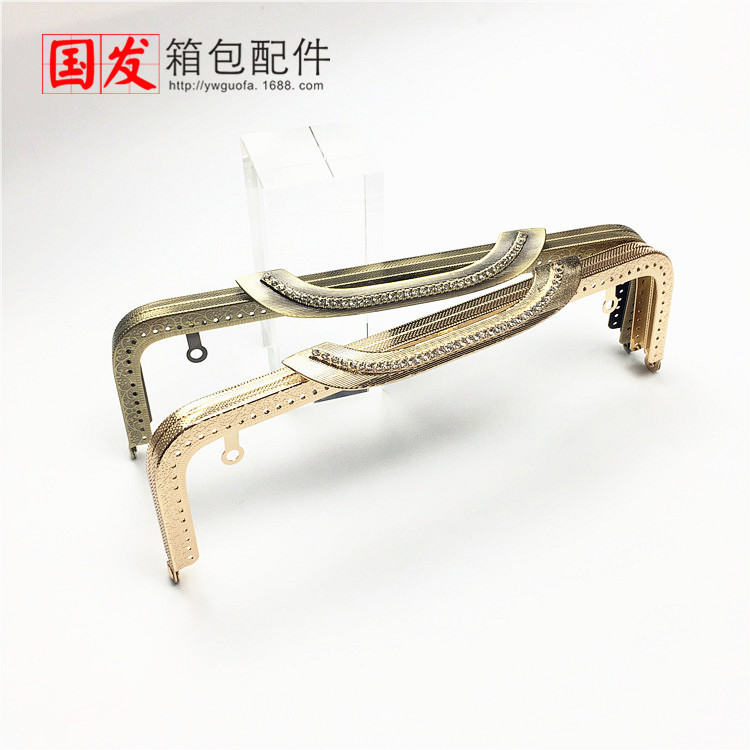 Nuevo spot 25CM cubierta en relieve cuadrada gran fila de broques de oro bronce oro ligero