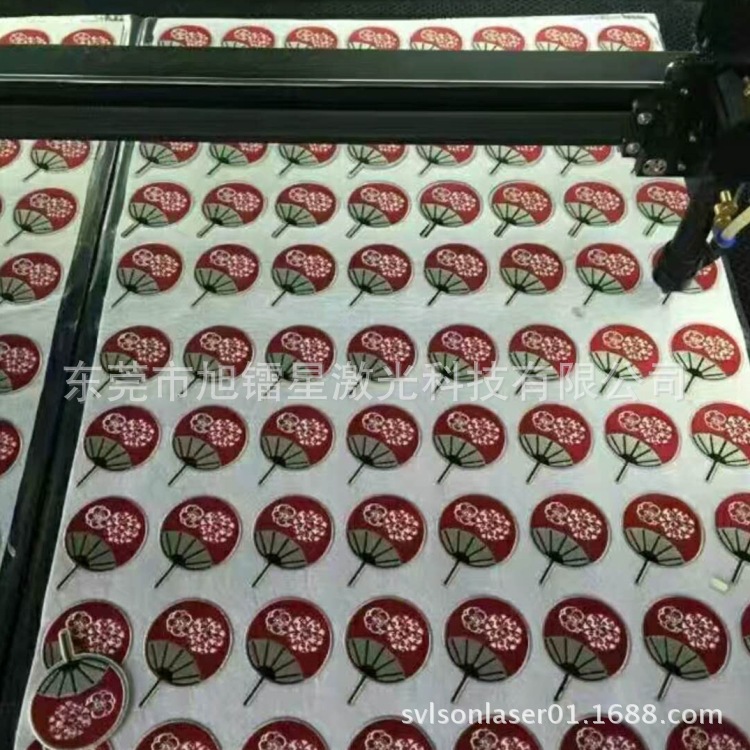 厂家直供布料皮革双头自动送料激光切割机  毛毡沙发面料裁剪机