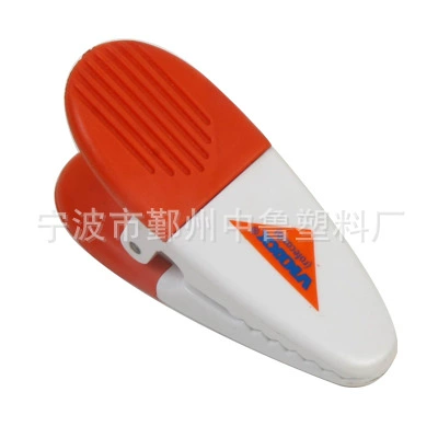 Производитель из Нинбо специализируется на производстве пластиковых зажимов с заостренным наконечником, квадратных зажимов и магнитных пластиковых зажимов в форме животных (крокодилов).