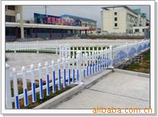 供应PVC塑钢护栏网 高抗冲击性能小区pvc护栏网 市政园林防护网