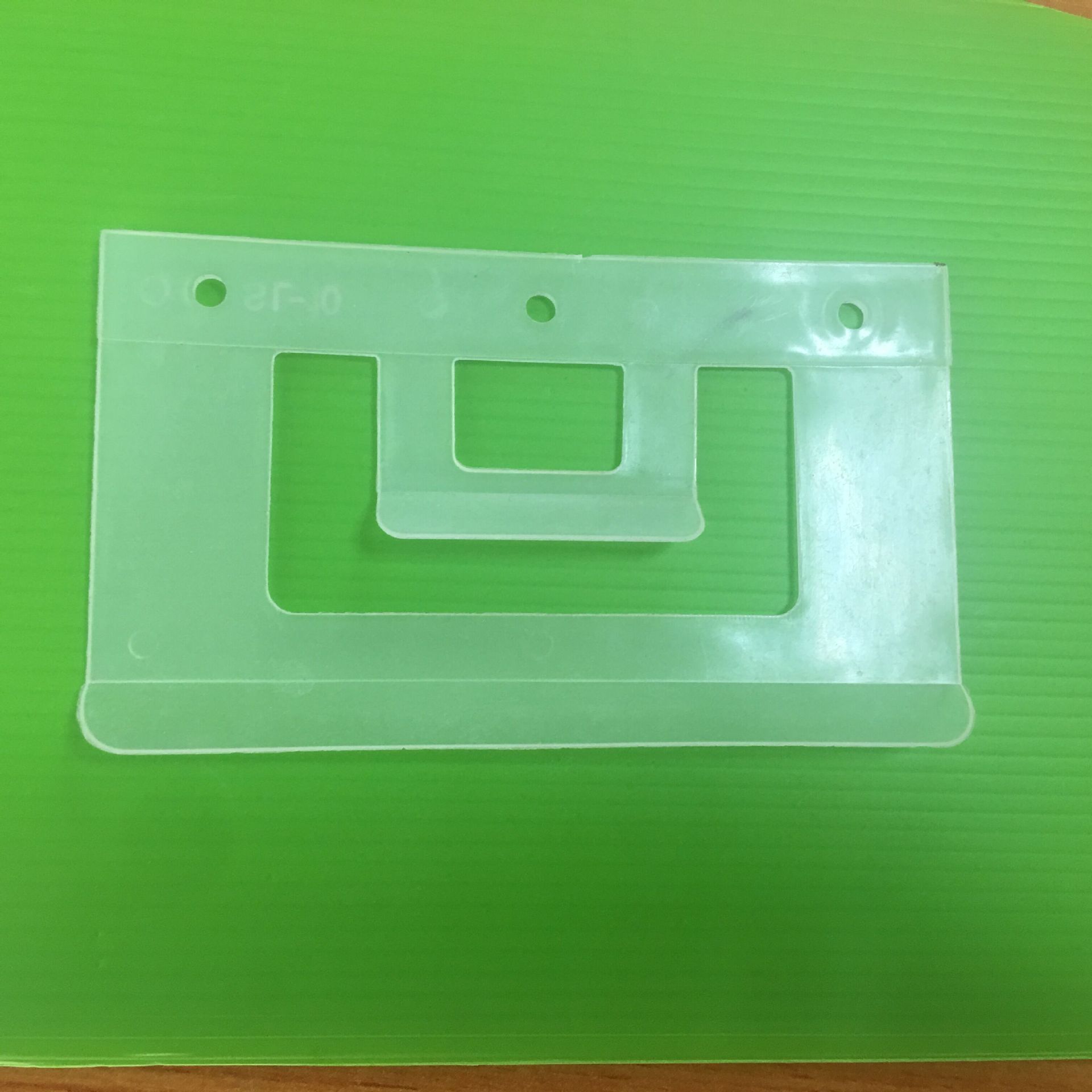 厂家纸箱扣重型纸箱扣圆纸箱扣圆纸箱扣可调节纸箱扣标签卡透明