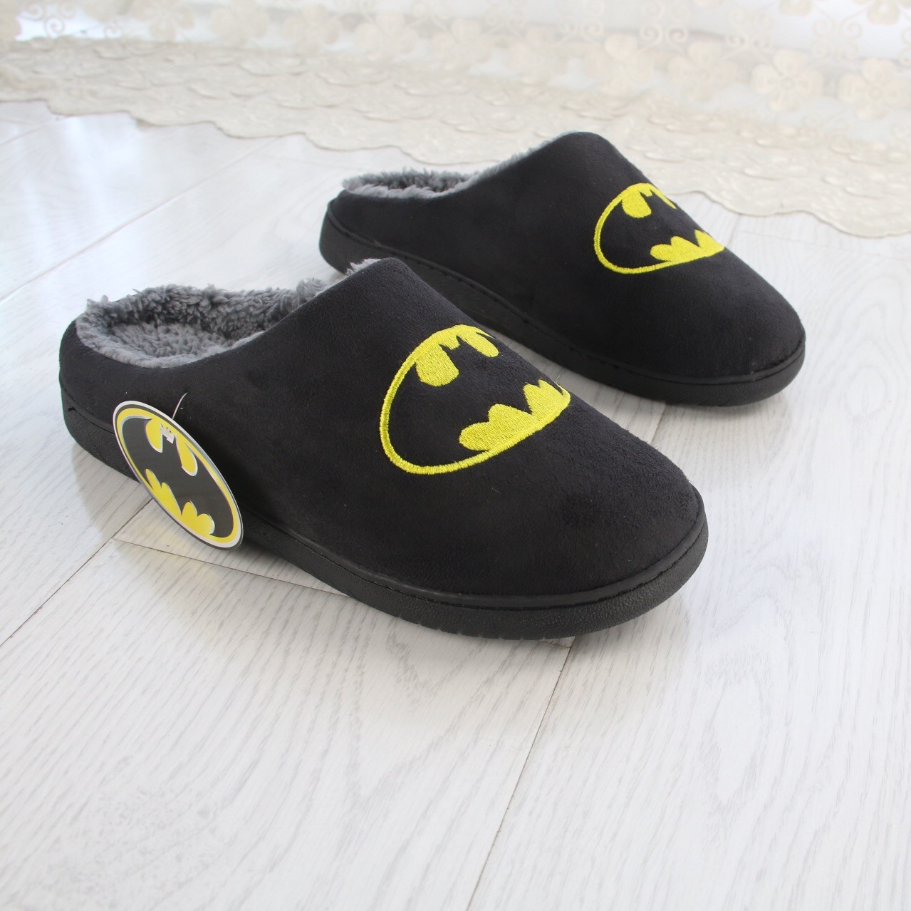 Original Marvel Batman pareja zapatos de Interior de suela gruesa antideslizante impermeable Zapatillas de casa de los hombres y las mujeres hechas a mano de algodón acolchado zapatos de confinamiento