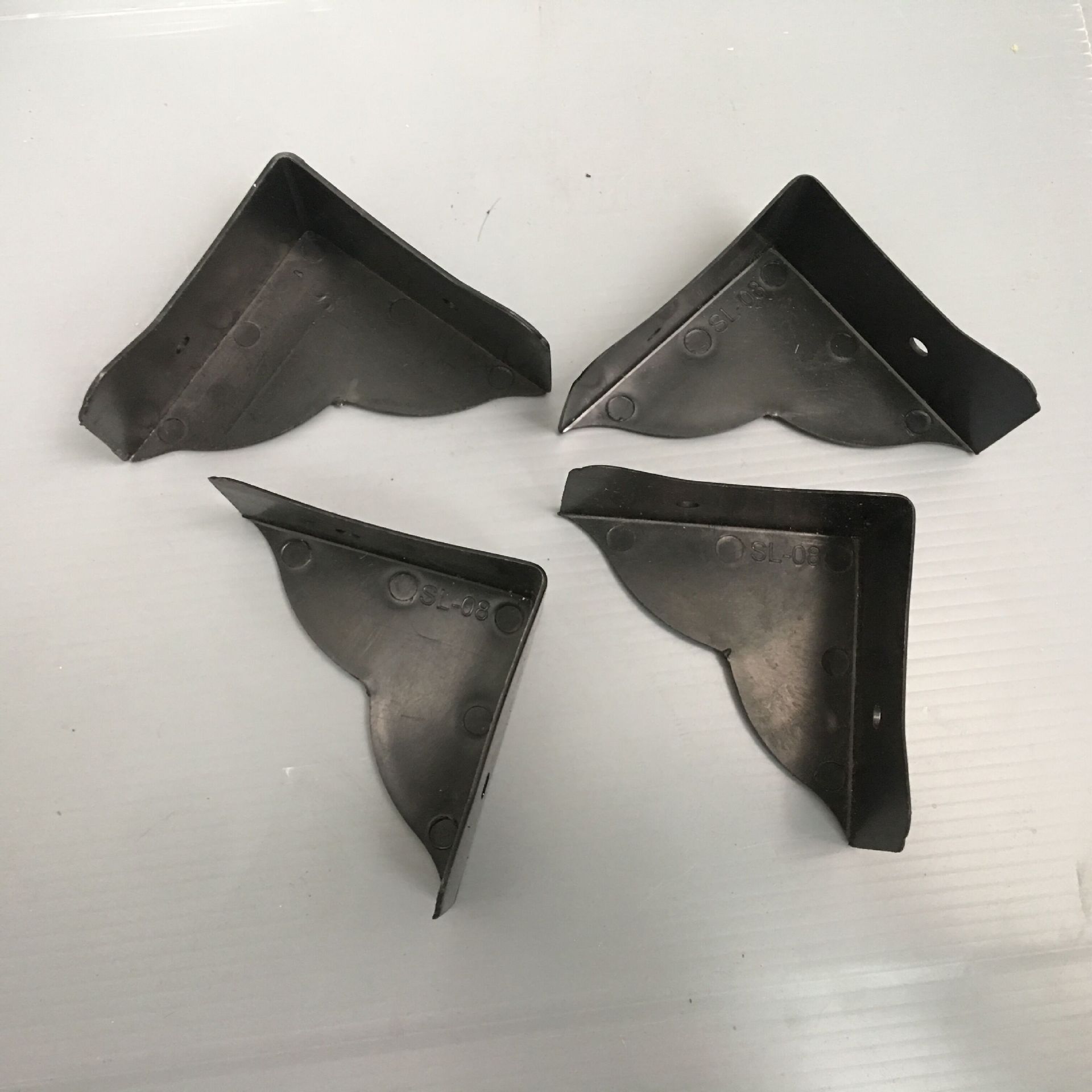 供应导电中空板箱 配件包装导电万通板箱配件 黑色大底角