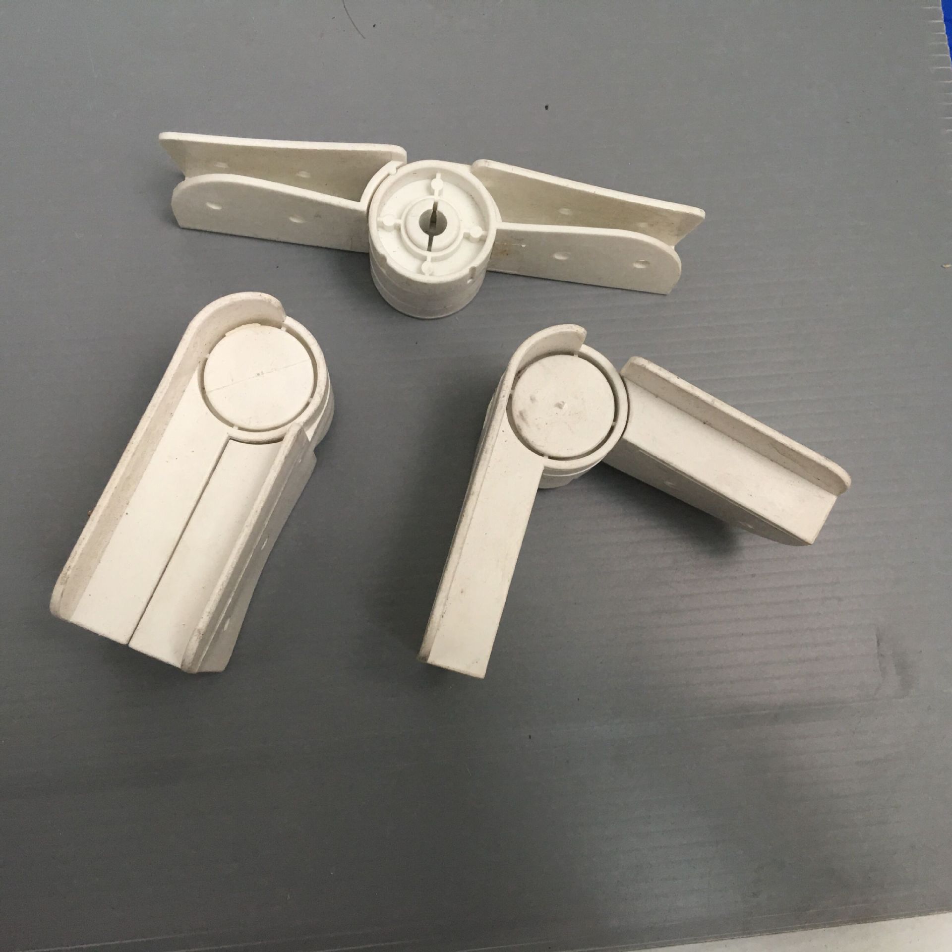 中空板 万通板箱配件 白色活动转角