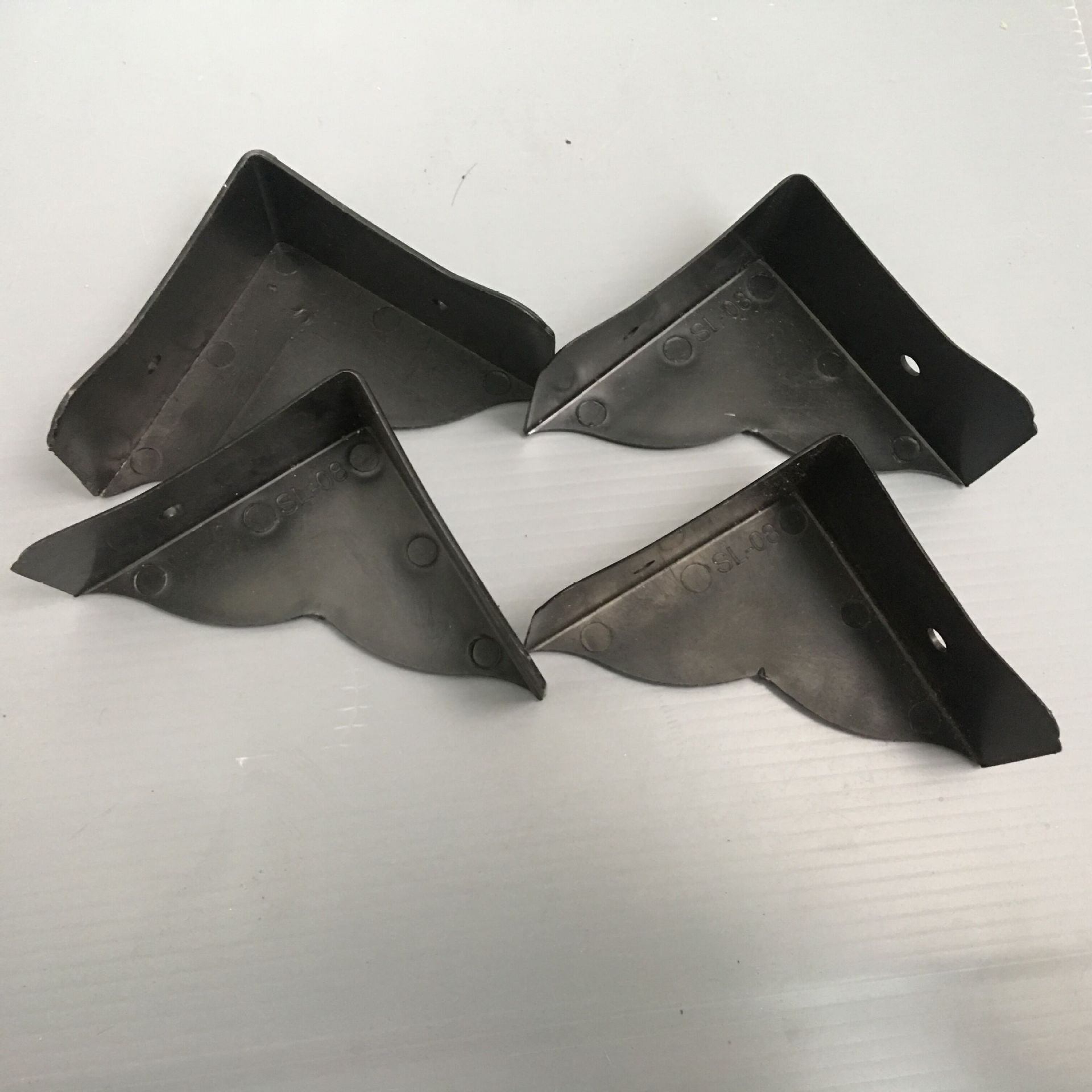 供应中空板周转箱塑料配件 黑色防静电大底角