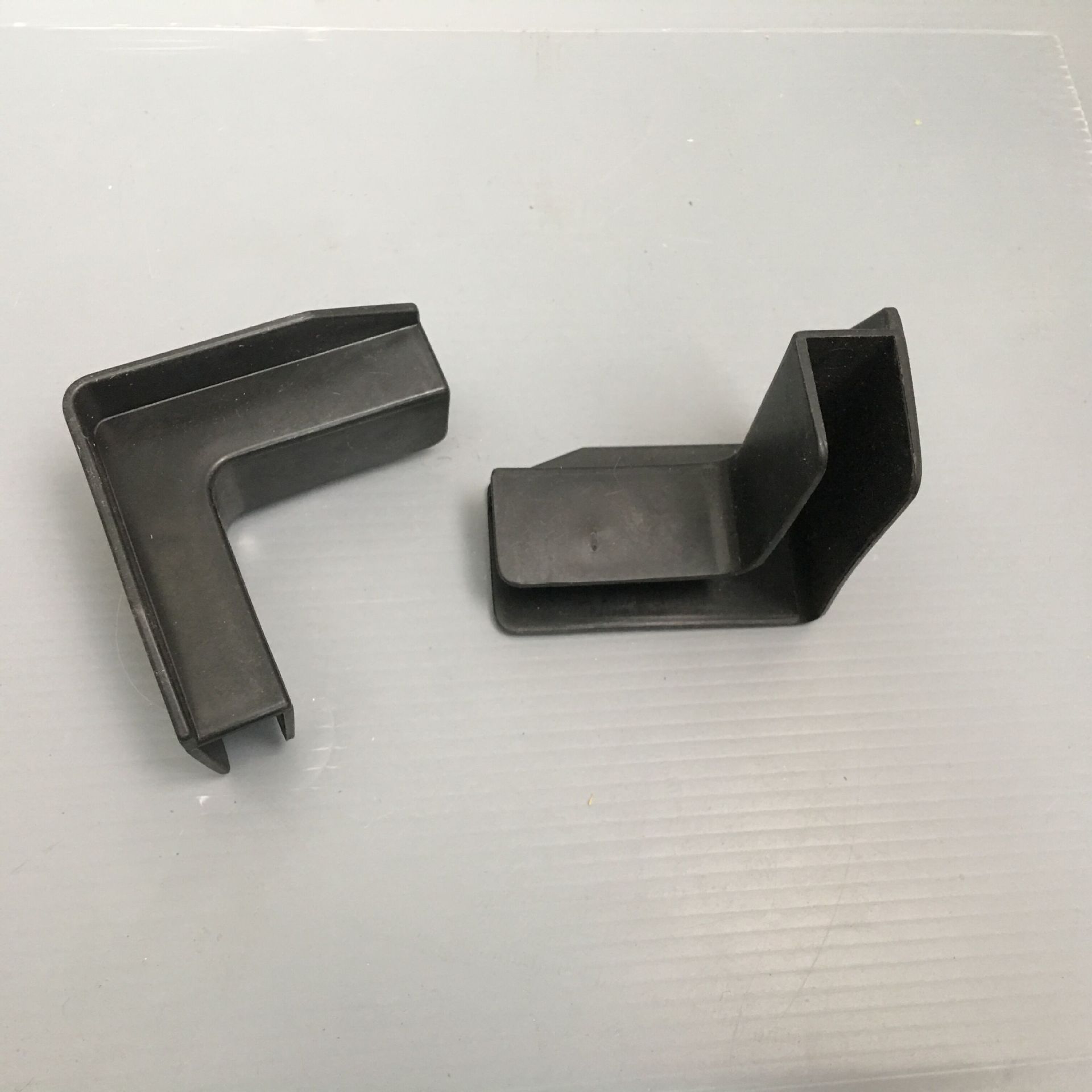 东莞市防静电制品厂家PP注塑中空板箱下护角 右弯角 左弯角