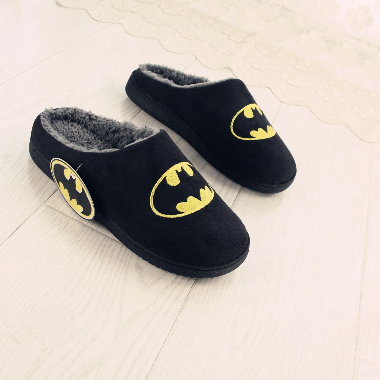 Original Marvel Batman pareja zapatos de Interior de suela gruesa antideslizante impermeable Zapatillas de casa de los hombres y las mujeres hechas a mano de algodón acolchado zapatos de confinamiento