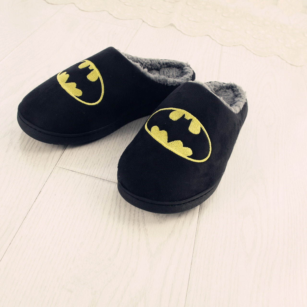 Original Marvel Batman pareja zapatos de Interior de suela gruesa antideslizante impermeable Zapatillas de casa de los hombres y las mujeres hechas a mano de algodón acolchado zapatos de confinamiento