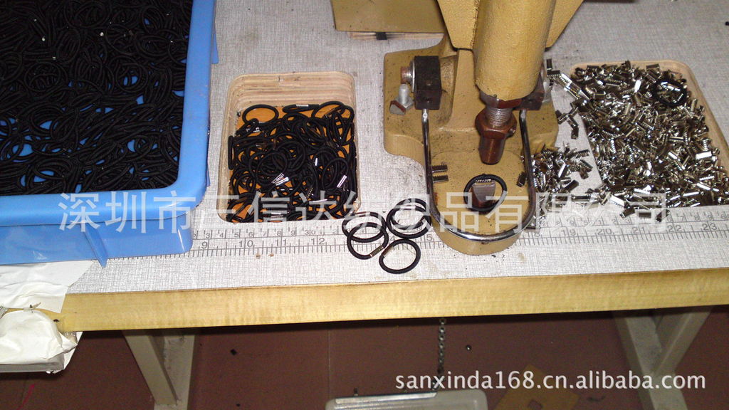 专业厂家 五金扣橡筋圈 打马仔松紧绳 裁条 扎头发橡筋  发饰