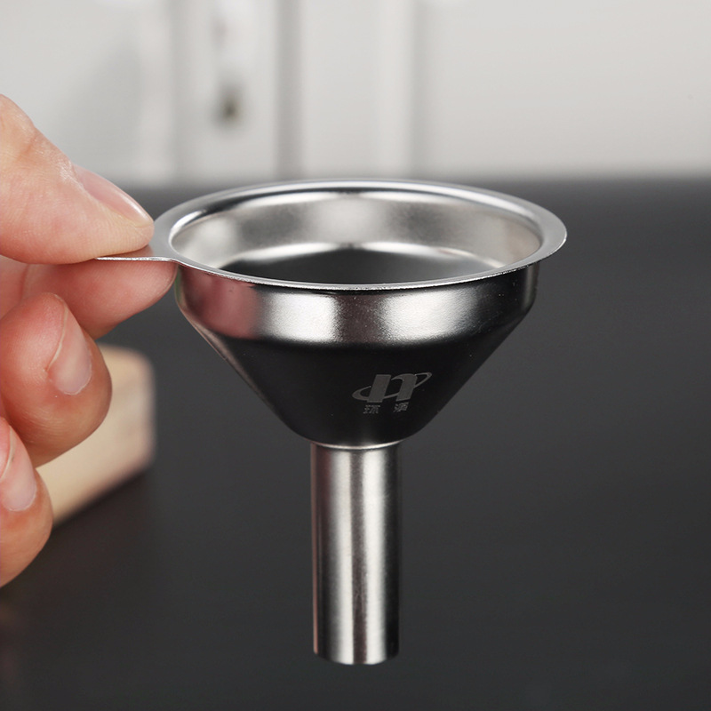 Funnel small size Mini 304 Stainless Steel Small Caliber Household Creative Kitchen Liquid Dispelling Utensils Mini Wine Pot Funnel