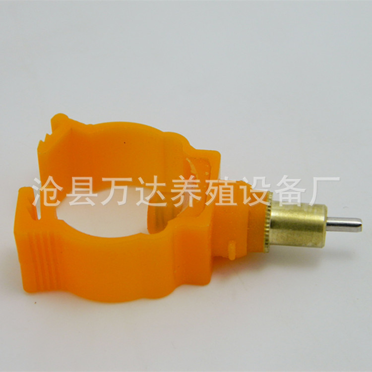 厂家供应 兔用饮水器6分卡子铜头鸡用饮水器规格齐全量大从优