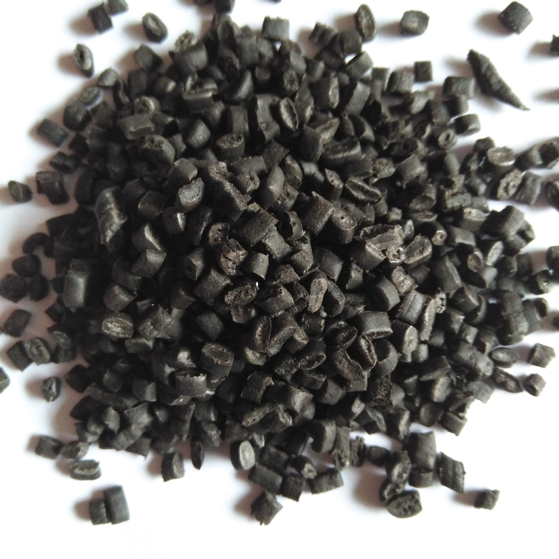 厂家供应PP PE再生料 废塑料 纸厂料  水果筐 包角 铝塑板专用料