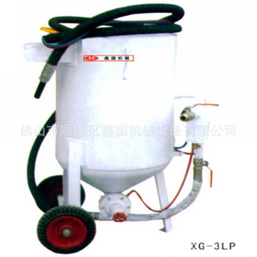 厂家直销高压喷砂机 开放式室外加压喷砂罐钣金机架除锈设备