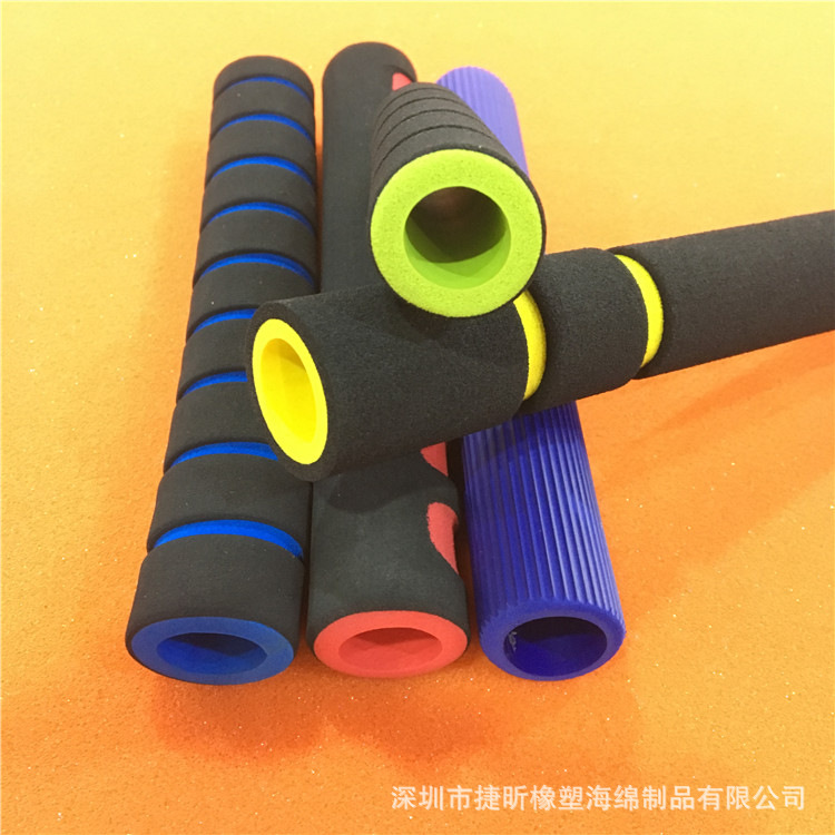 工厂生产 橡塑海绵握把套管 铁管防护保温橡塑海绵管