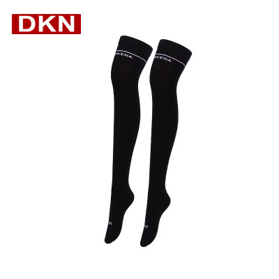 Chaussettes montantes en coton à rayures étoilées et trois bandes pour femme, longues et tricotées, tendance, 2025d_voghion.com