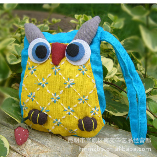 Yunnan ethnic style cotton cloth small bag personality characteristics owl handbag elderly mobile phone coin purse wholesale