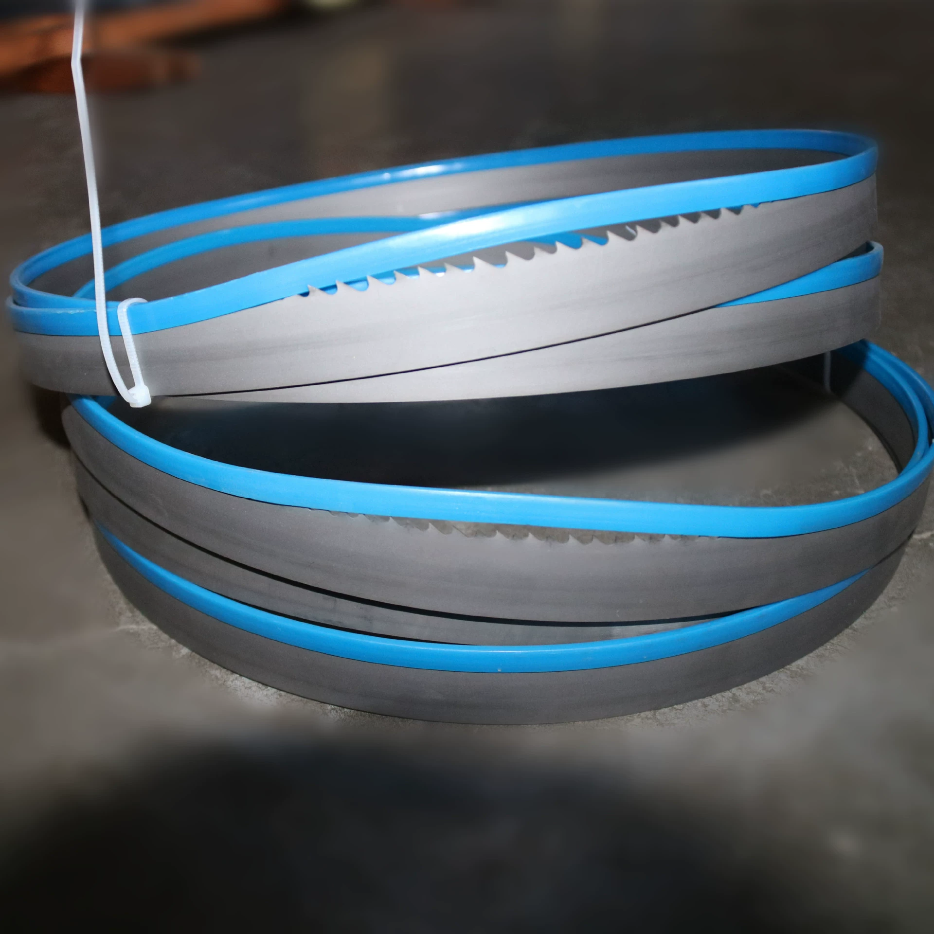 3150*27 полотно ленточной пилы 3350*27 полотно ленточной пилы по металлу Шаньдун лесопильная арматура 45 # лезвие ножовки