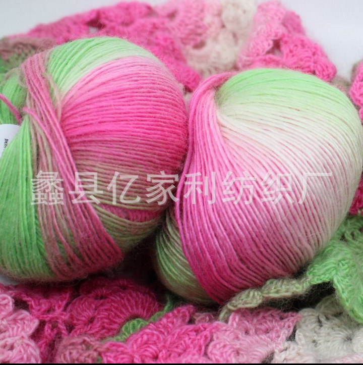 羊毛外贸彩虹线长段染花式乐谱线披肩帽子线中粗手编贵妇人毛线