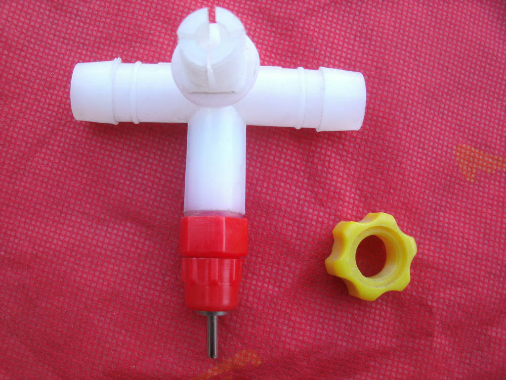 供应鸡饮水器 三通鸡饮水器 钢球鸡饮水器 三通钢球鸡饮水器