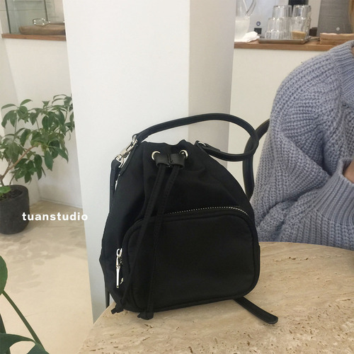 2019 New Korean Autumn/Winter Elegant Retro Single Shoulder Crossbody Drawstring Canvas Bag Closure Women's Bag